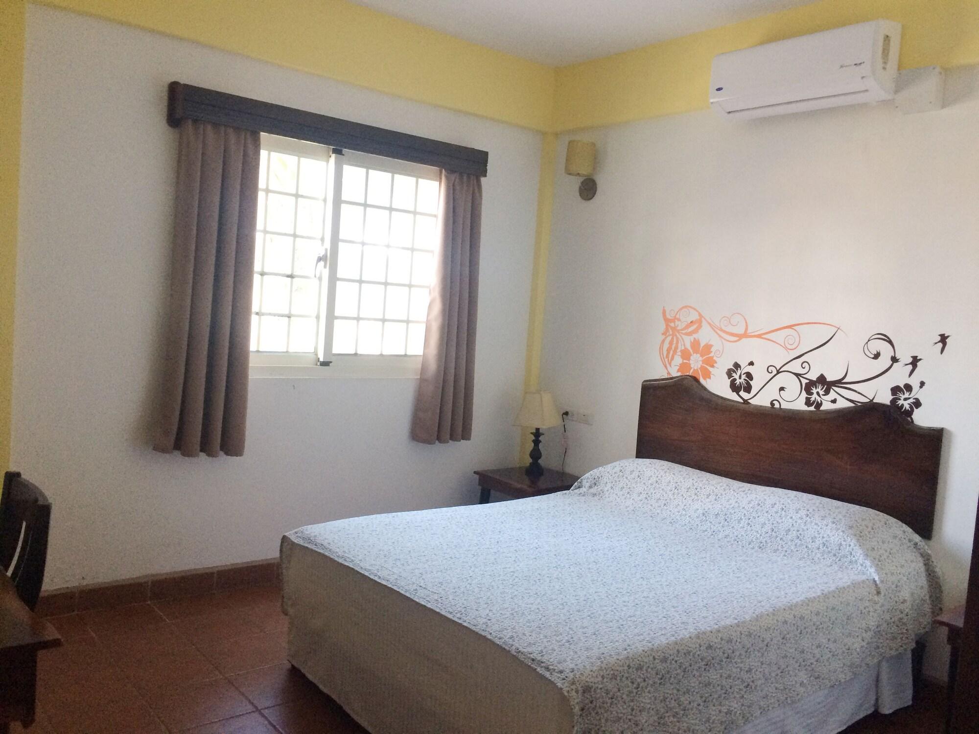 Easy Inn Hotel Belize City Exteriör bild