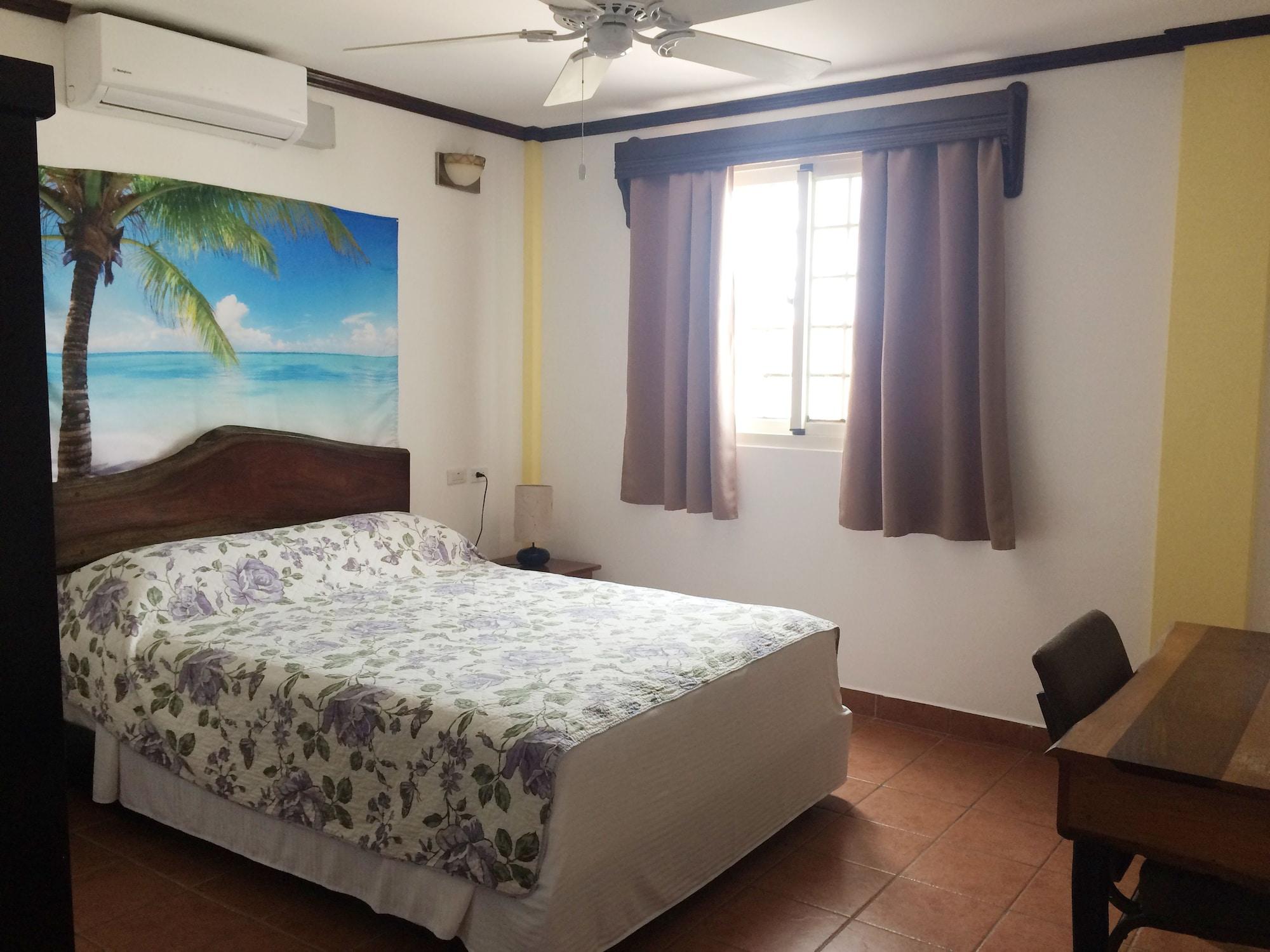Easy Inn Hotel Belize City Exteriör bild