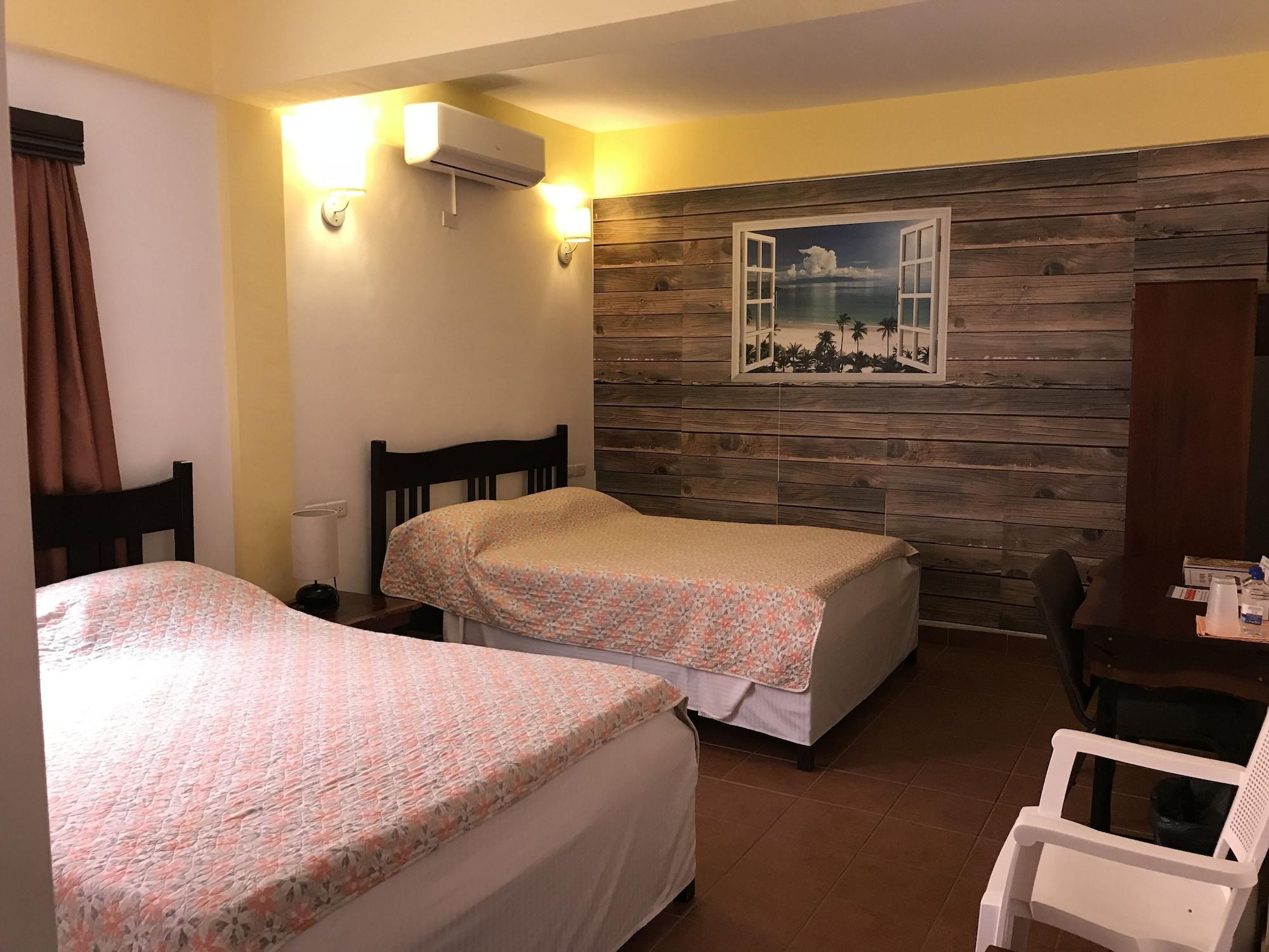 Easy Inn Hotel Belize City Exteriör bild
