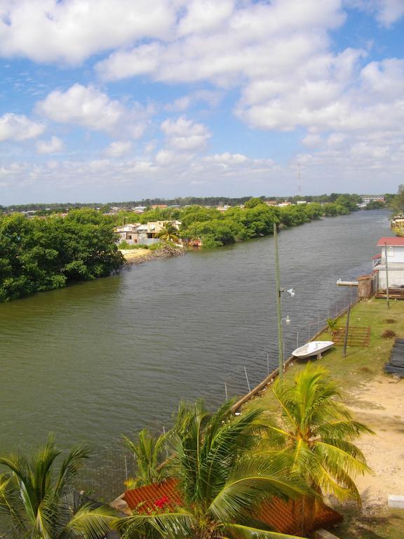Easy Inn Hotel Belize City Exteriör bild