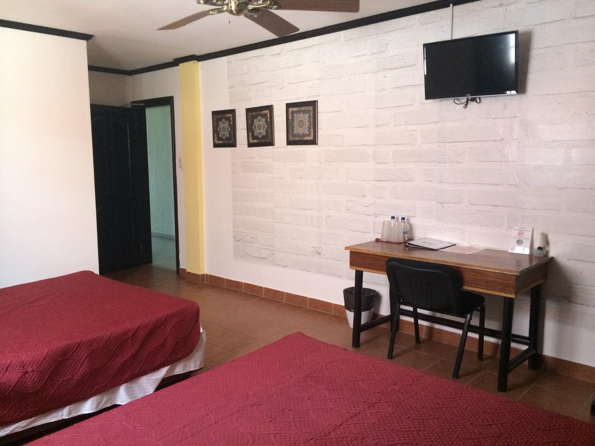 Easy Inn Hotel Belize City Exteriör bild