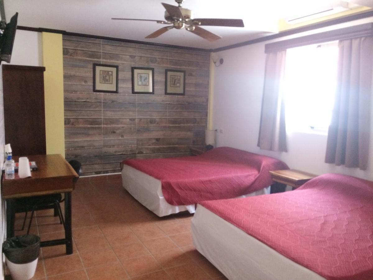 Easy Inn Hotel Belize City Exteriör bild