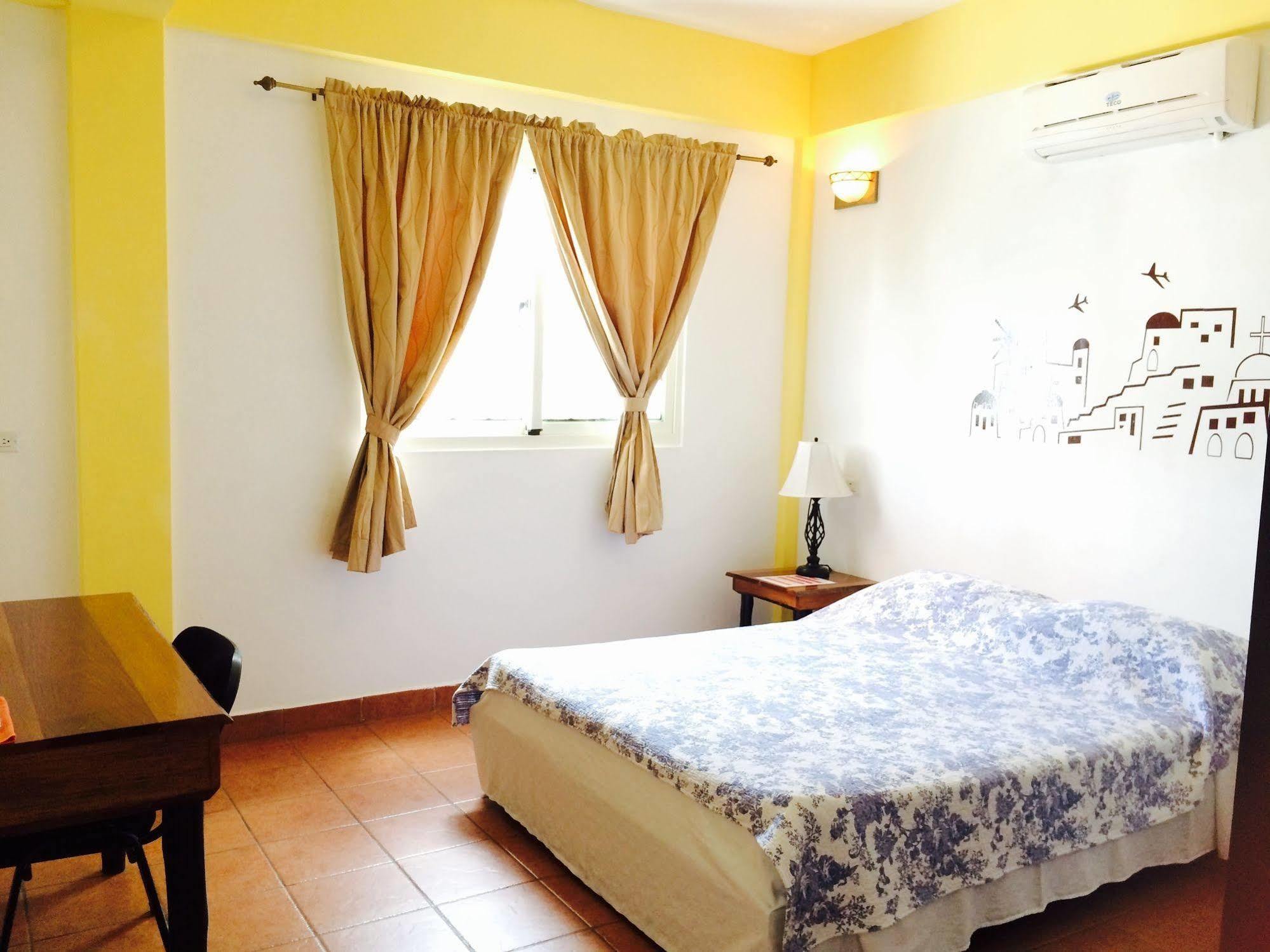 Easy Inn Hotel Belize City Exteriör bild