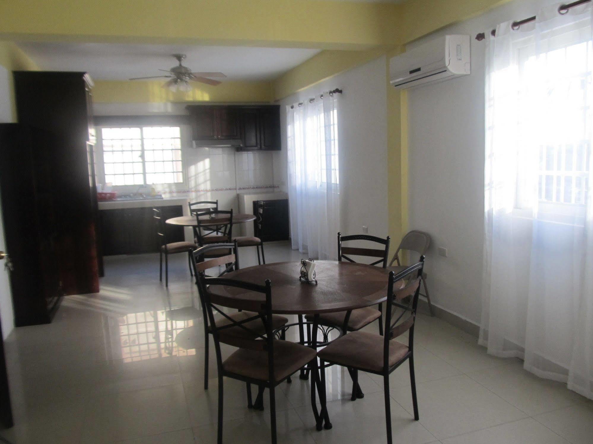 Easy Inn Hotel Belize City Exteriör bild
